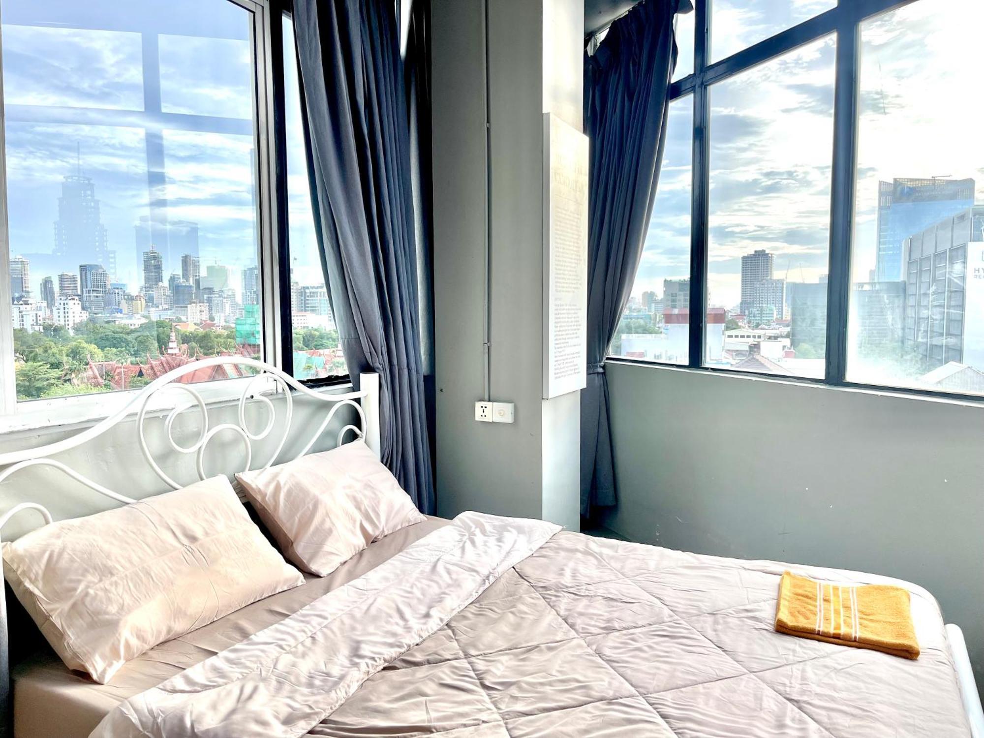 Sky Apartments Riverside - 50M To Royal Palace Πνομ Πενχ Εξωτερικό φωτογραφία