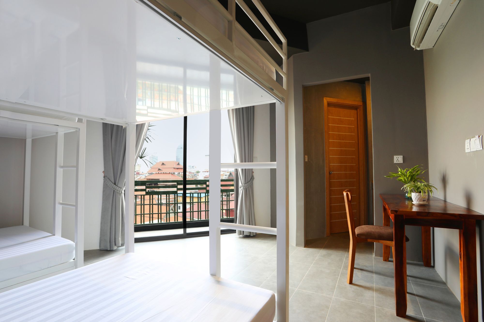 Sky Apartments Riverside - 50M To Royal Palace Πνομ Πενχ Εξωτερικό φωτογραφία